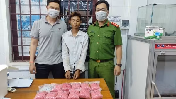 Vây bắt đối tượng buôn ma túy, thu giữ súng cùng nhiều viên đạn ảnh 5