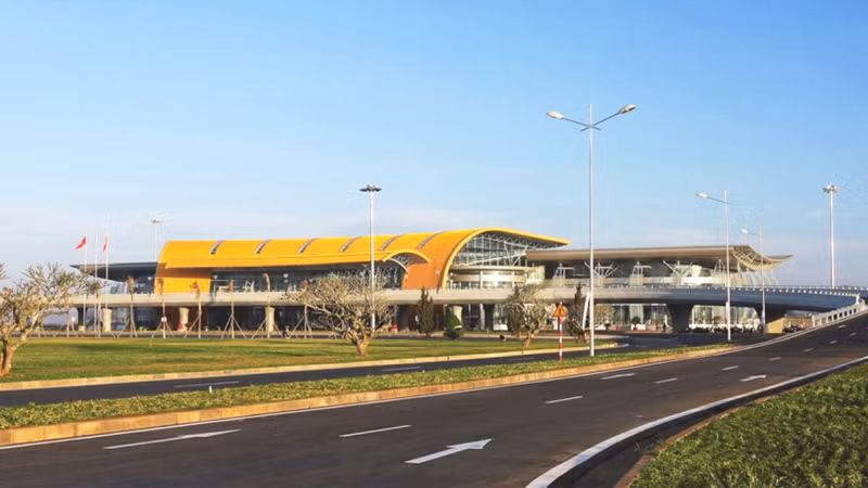 Máy bay từ Đà Lạt tới Hà Nội gặp sự cố về lốp -0
