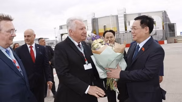 Chủ tịch Quốc hội Vương Đình Huệ hội đàm với Chủ tịch Hạ viện Anh Lindsay Hoyle ảnh 3