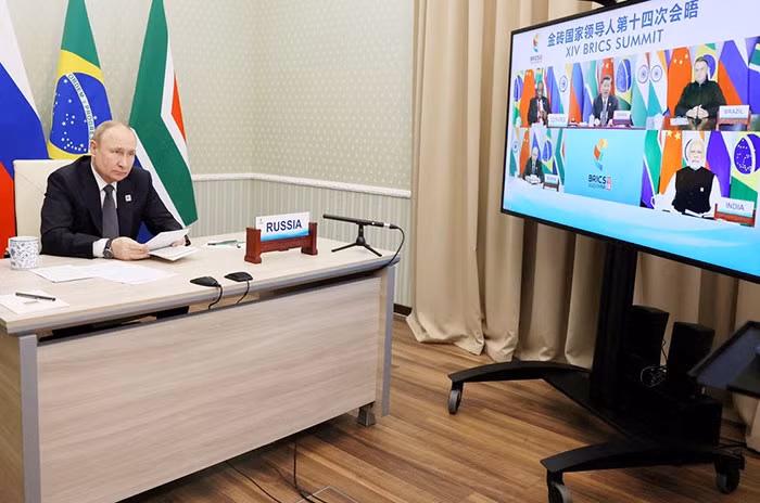 BRICS: Đông-Tây đối đầu kinh tế -0