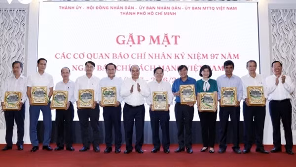 Báo chí thể thao và vai trò ở “hàng tiền đạo” ảnh 2