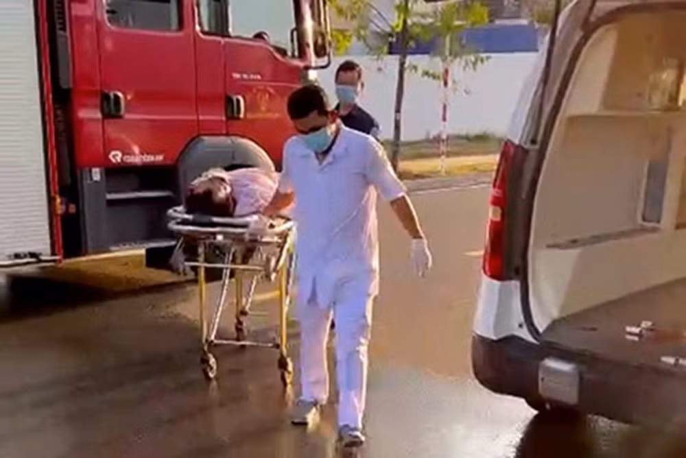 Người đàn ông nằm gục bên khẩu súng ngắn trong căn biệt thự đã tử vong -0