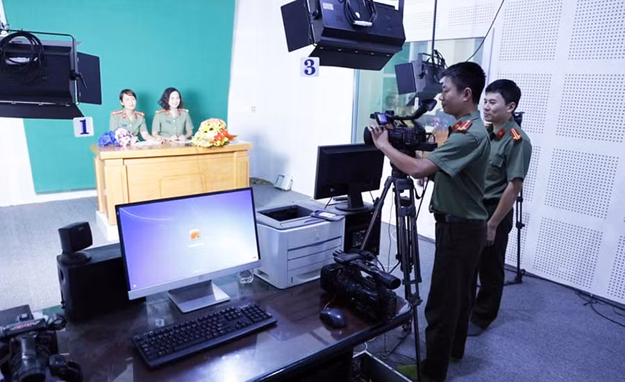 Chuyện nghề của những nhà báo Công an địa phương -0