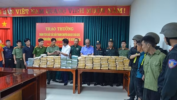 Xóa sổ đường dây ma túy xuyên quốc gia, thu giữ lượng ma túy cực lớn