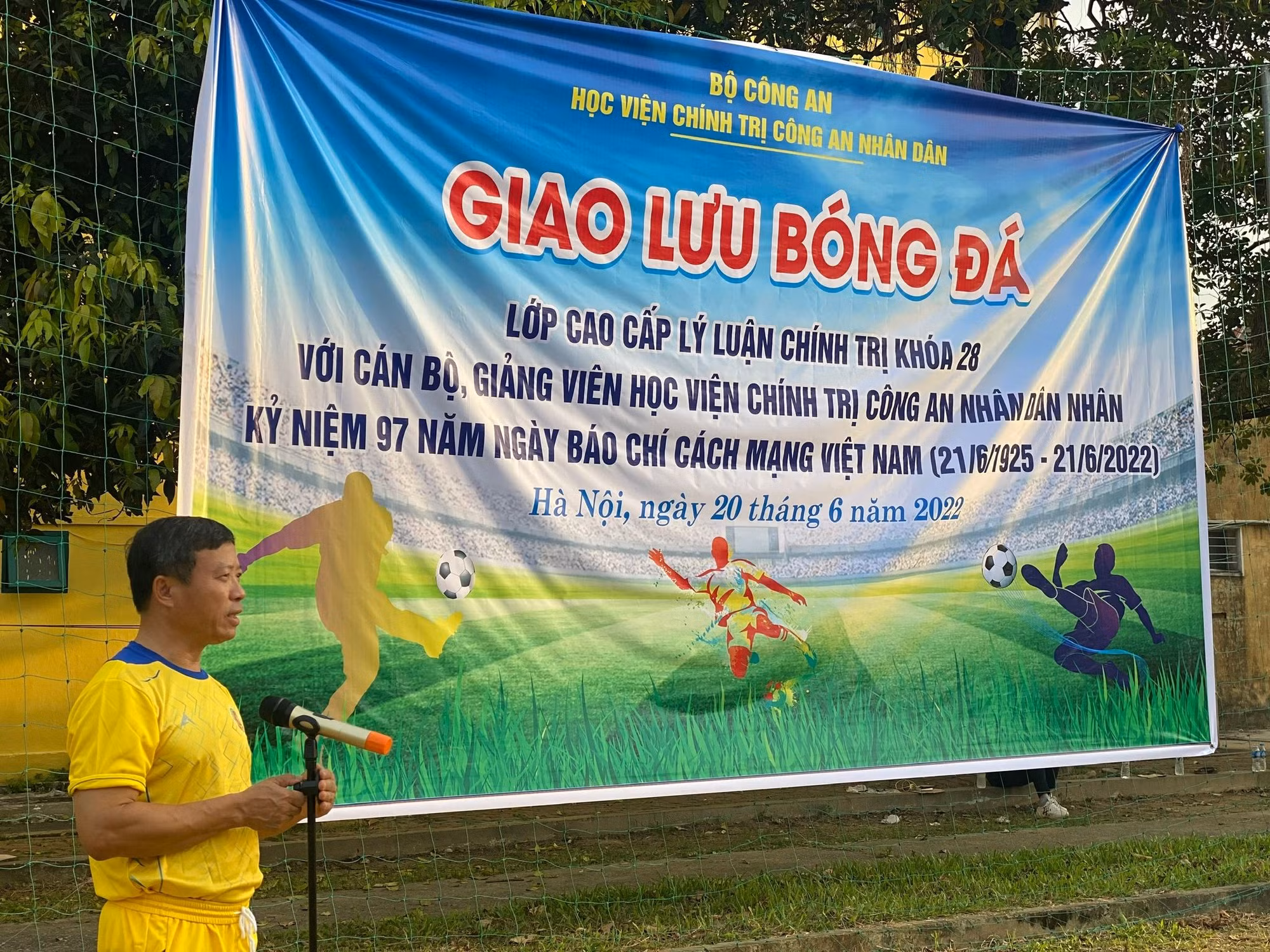Giao lưu bóng đá trong Học viện Chính trị CAND -0