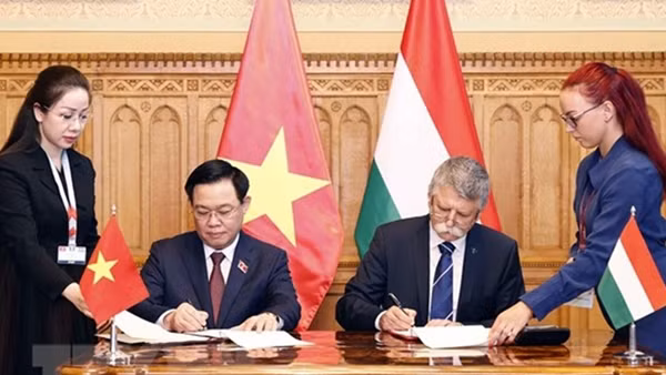 Thúc đẩy hợp tác Quốc hội Việt Nam-Hungary
