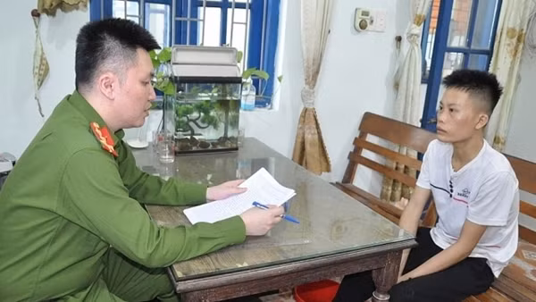 Công nhân đột nhập trộm tài sản của công ty