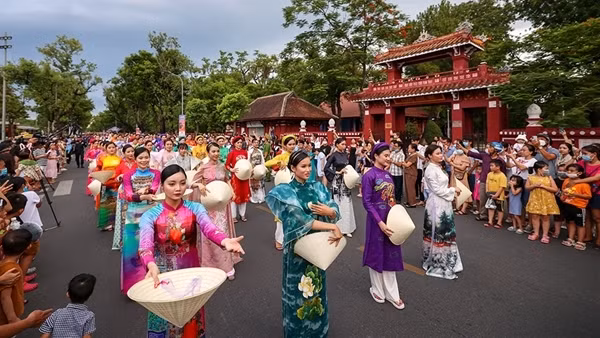 Festival Huế hướng đến “bốn mùa lễ hội”