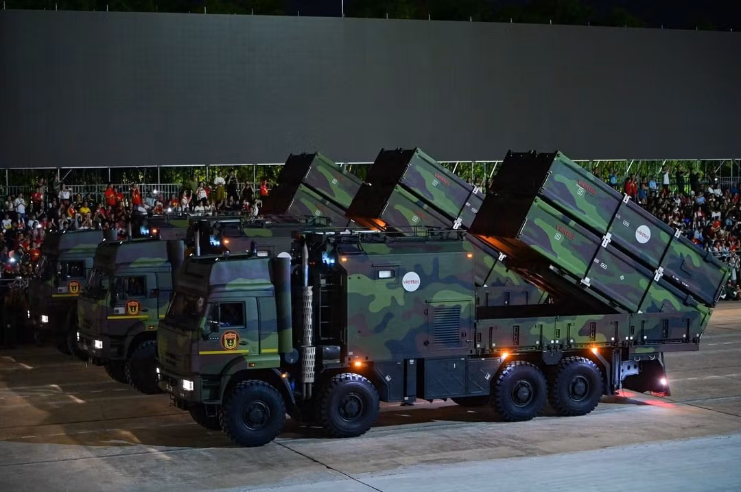 Những loại tên lửa hiện đại của QĐND Việt Nam lăn bánh trên Quảng trường Ba Đình -0