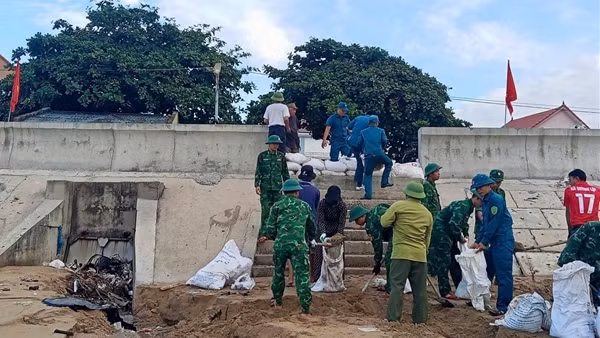 Thành lập Ban Chỉ đạo tiền phương ứng phó bão số 5 tại Nghệ An
