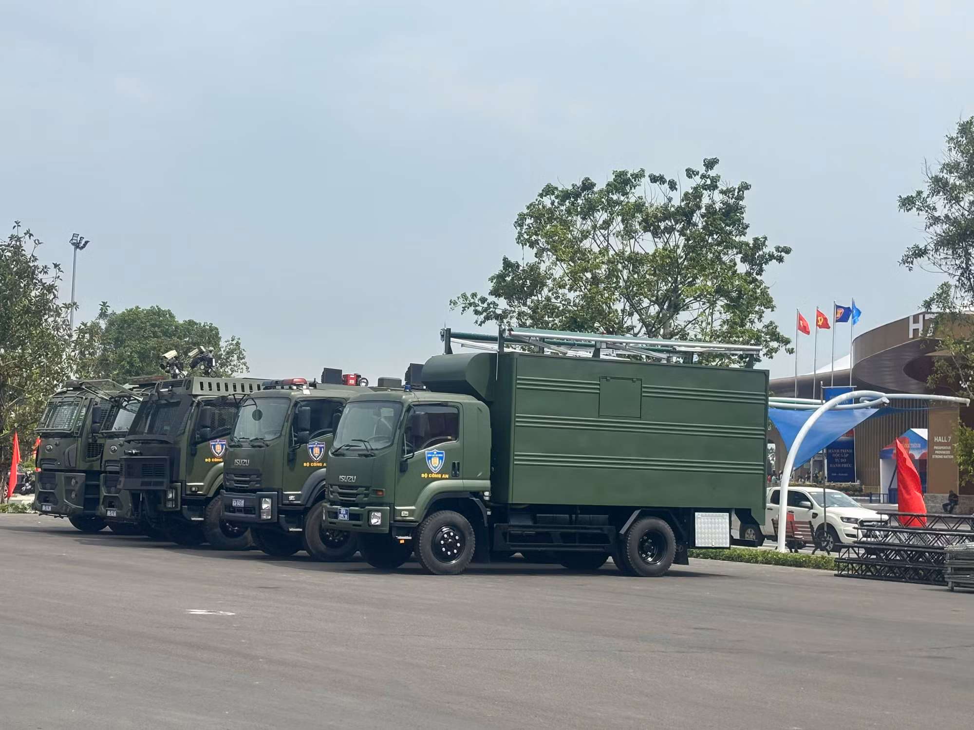 Sẵn sàng mang chào đón khách tham quan triển lãm “Công an nhân dân - 80 năm vì An ninh Tổ quốc, vì hạnh phúc nhân dân” -0
