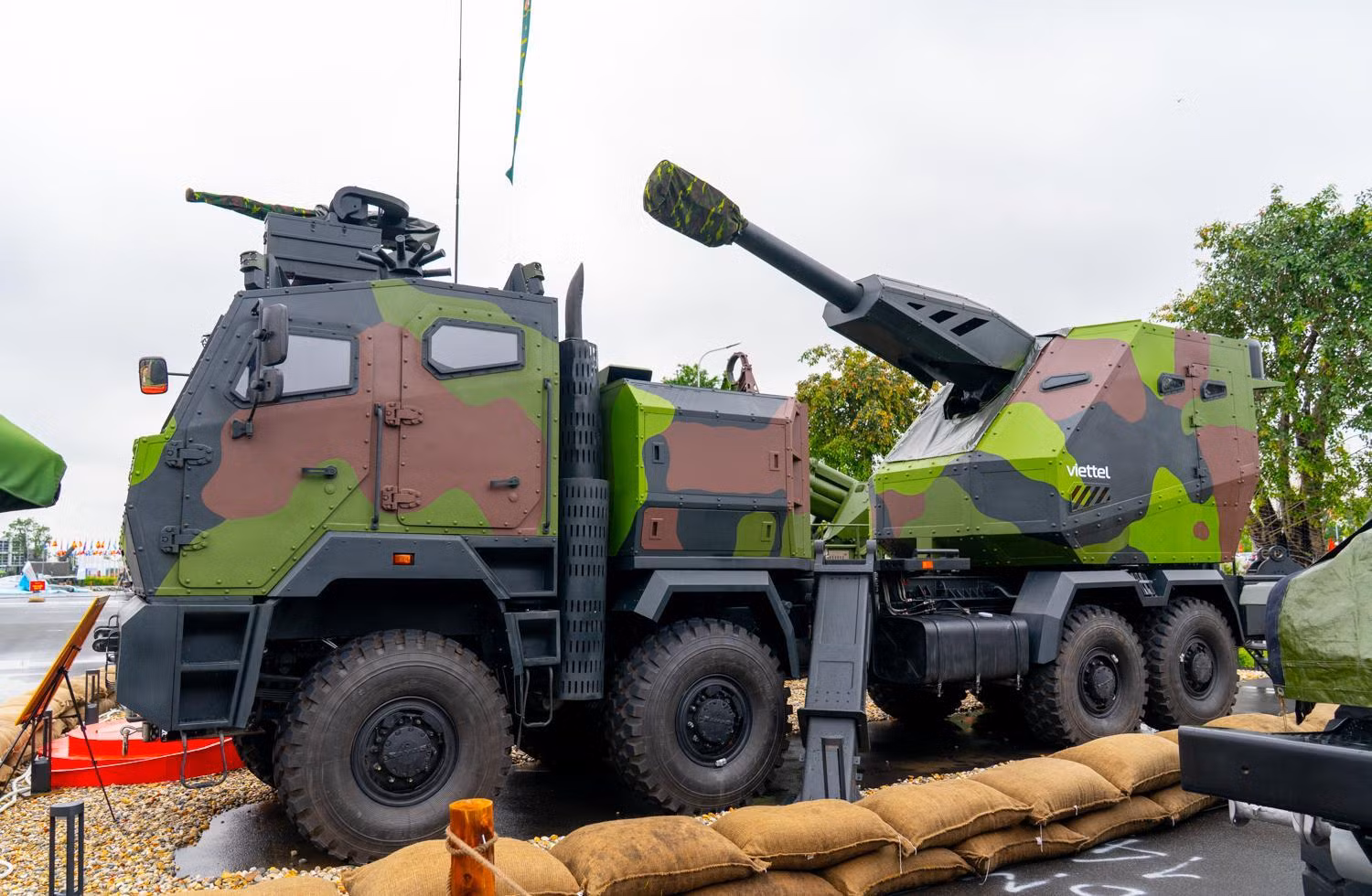 Nhiều khí tài công nghệ cao được Viettel trình diễn tại triển lãm lớn nhất từ trước tới nay -2