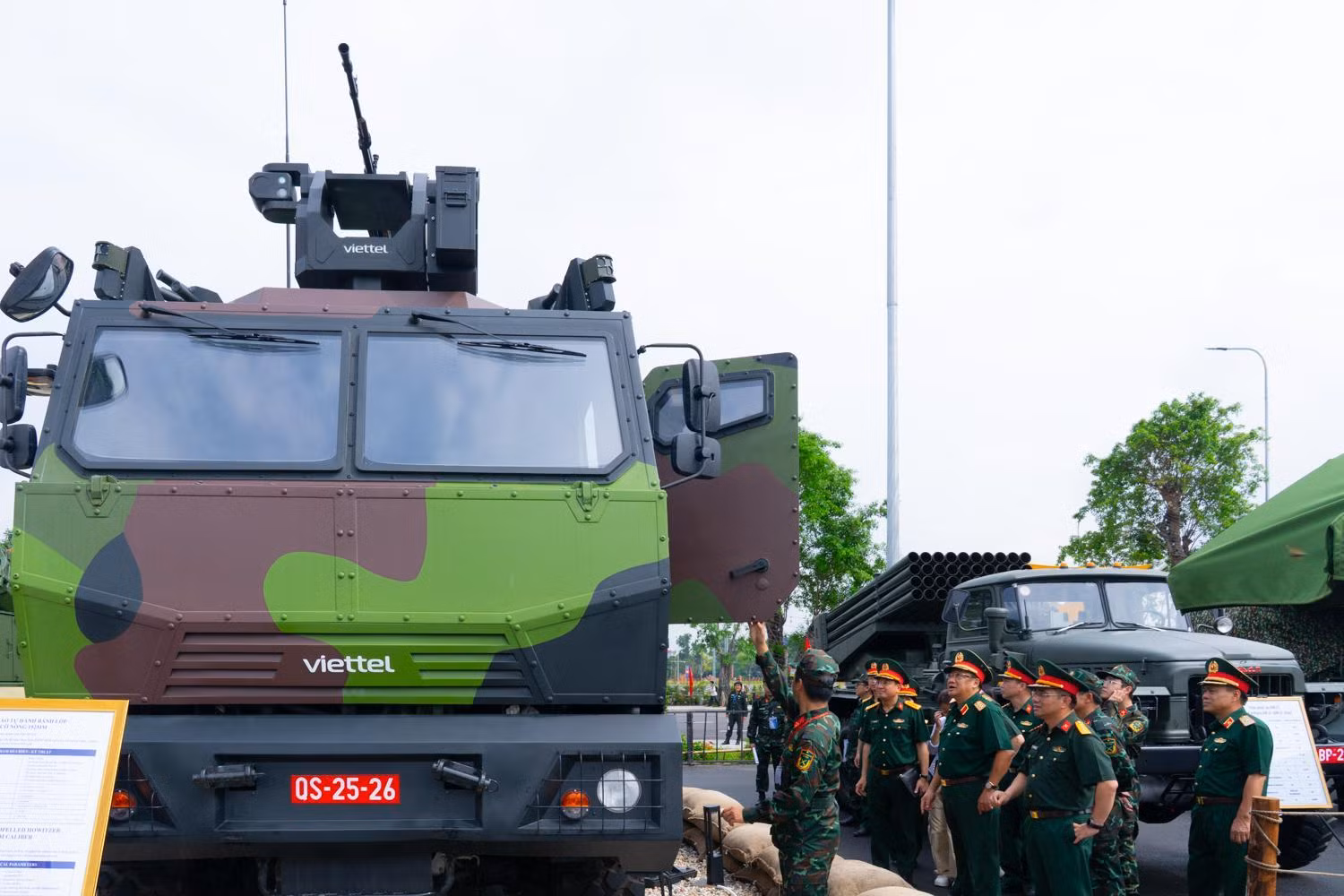Nhiều khí tài công nghệ cao được Viettel trình diễn tại triển lãm lớn nhất từ trước tới nay -0