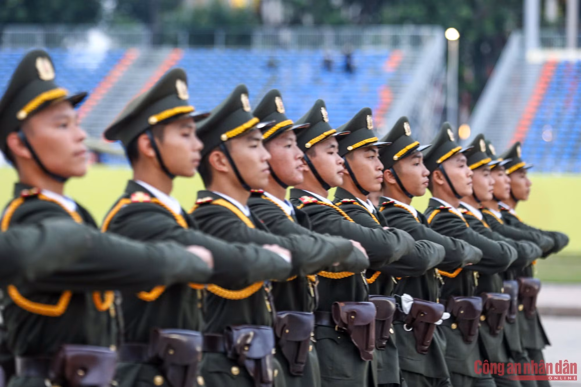Những bước chân đầu tiên trên Quản trường Ba Đình -1