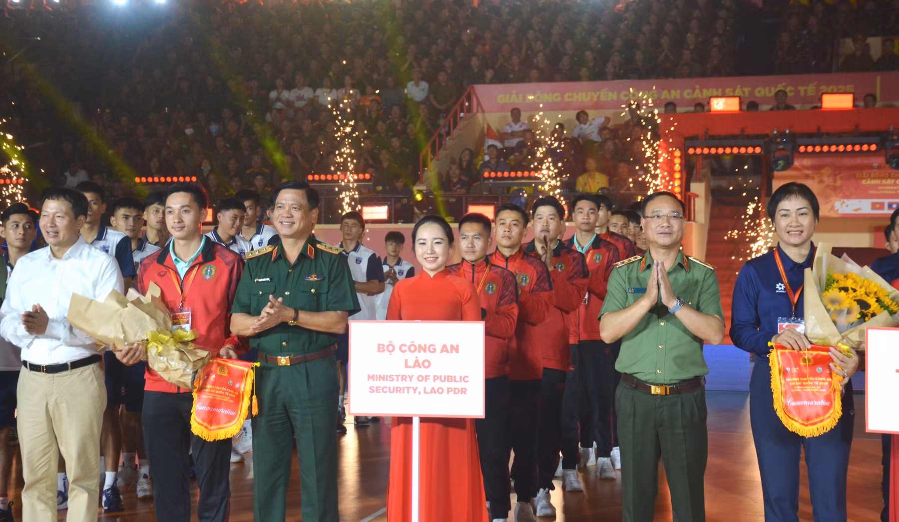 Tưng bừng khai mạc Giải bóng chuyền Công an, Cảnh sát quốc tế 2025 -0