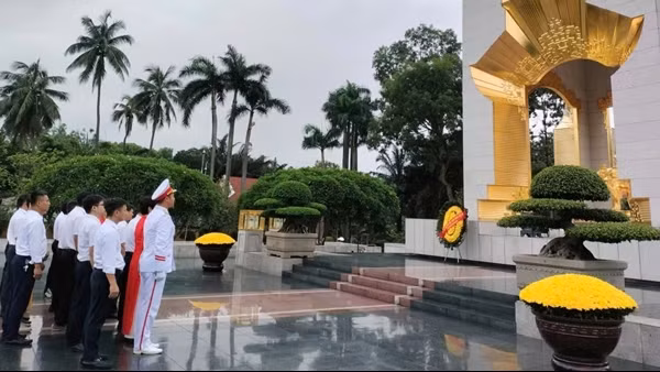 Đảng ủy Công ty cổ phần Nhiệt điện Quảng Ninh tổ chức chương trình về nguồn năm 2025