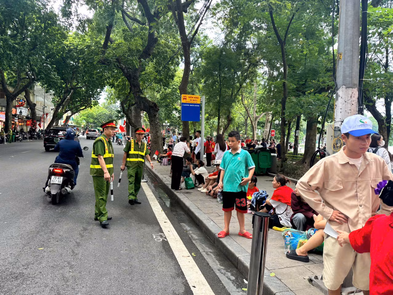 Xử lý nhiều trường hợp lợi dụng xem sơ duyệt, tổng duyệt diễu binh, diễu hành để trục lợi -0