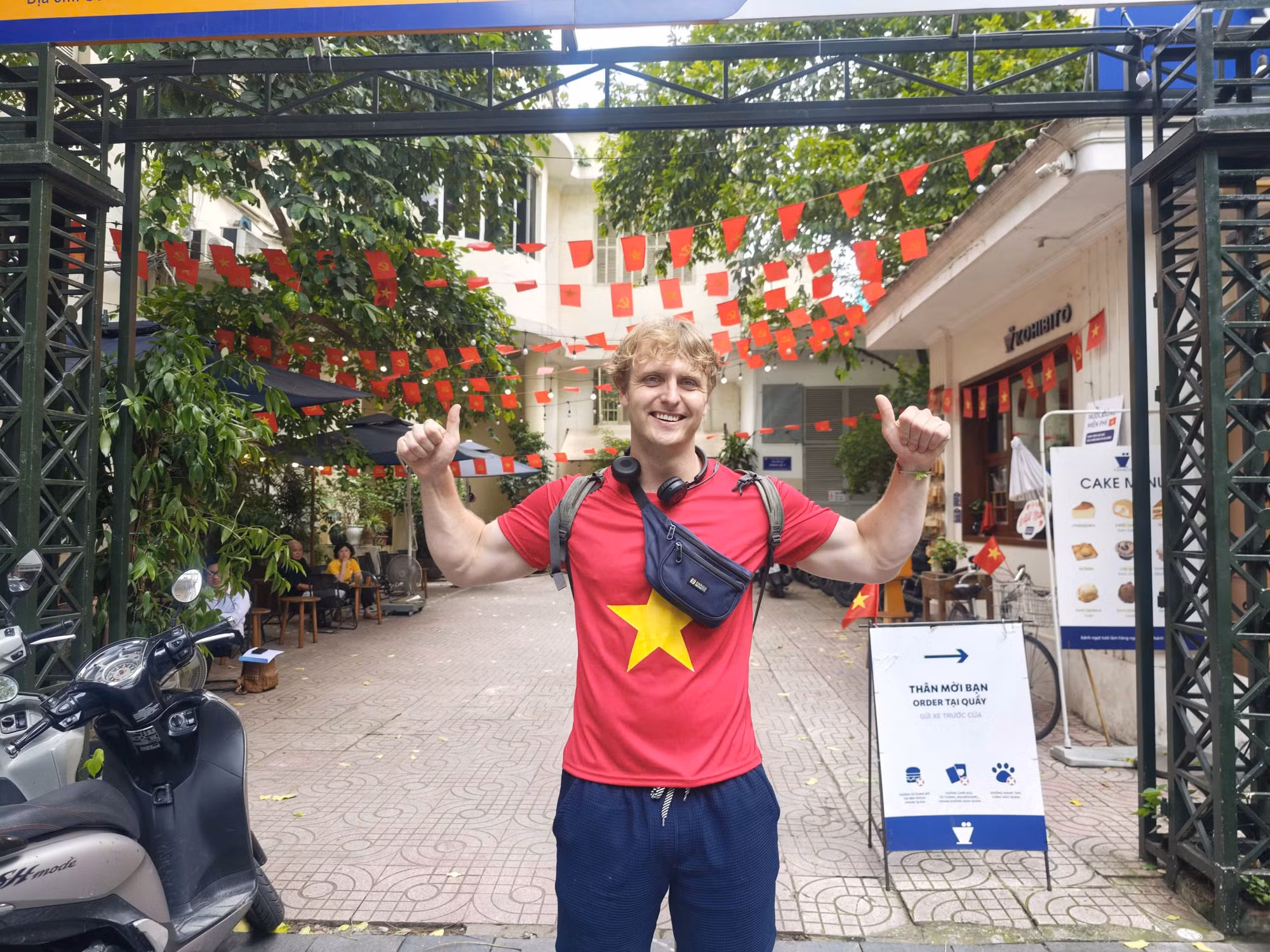 Không khí đại lễ tại Hà Nội qua cảm nhận của du khách quốc tế -0