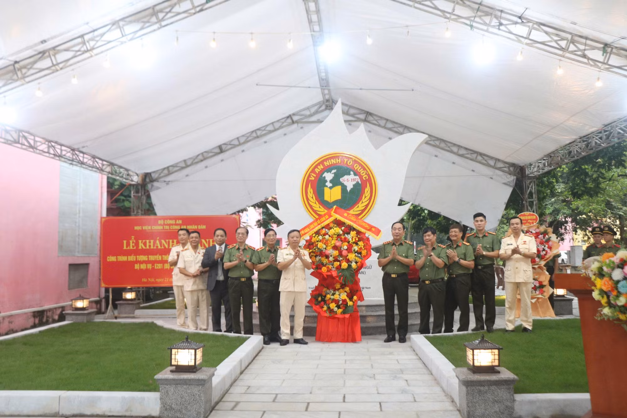 Khánh thành công trình biểu trưng truyền thống của Trường E201 tại khuôn viên Học viện Chính trị CAND -0