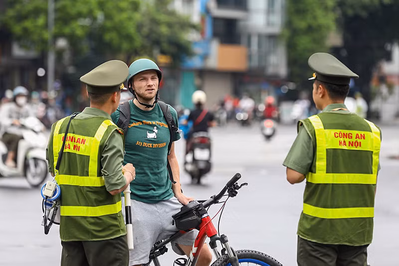 vancao-thuykhuy_o.jpg -0