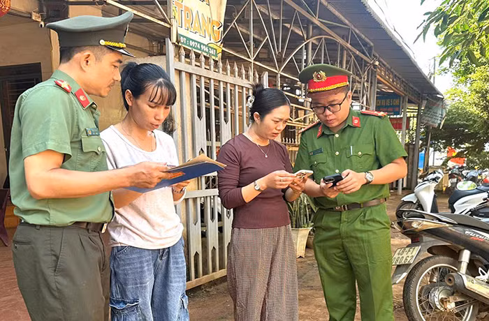 Lan tỏa phong trào “Bình dân học vụ số” phổ cập công nghệ thông tin cho nhân dân -0
