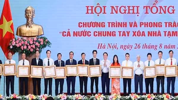 Petrovietnam đóng góp hơn 300 tỷ đồng, hỗ trợ xây mới và sửa chữa nhà ở cho người dân tại 19 tỉnh/thành phố