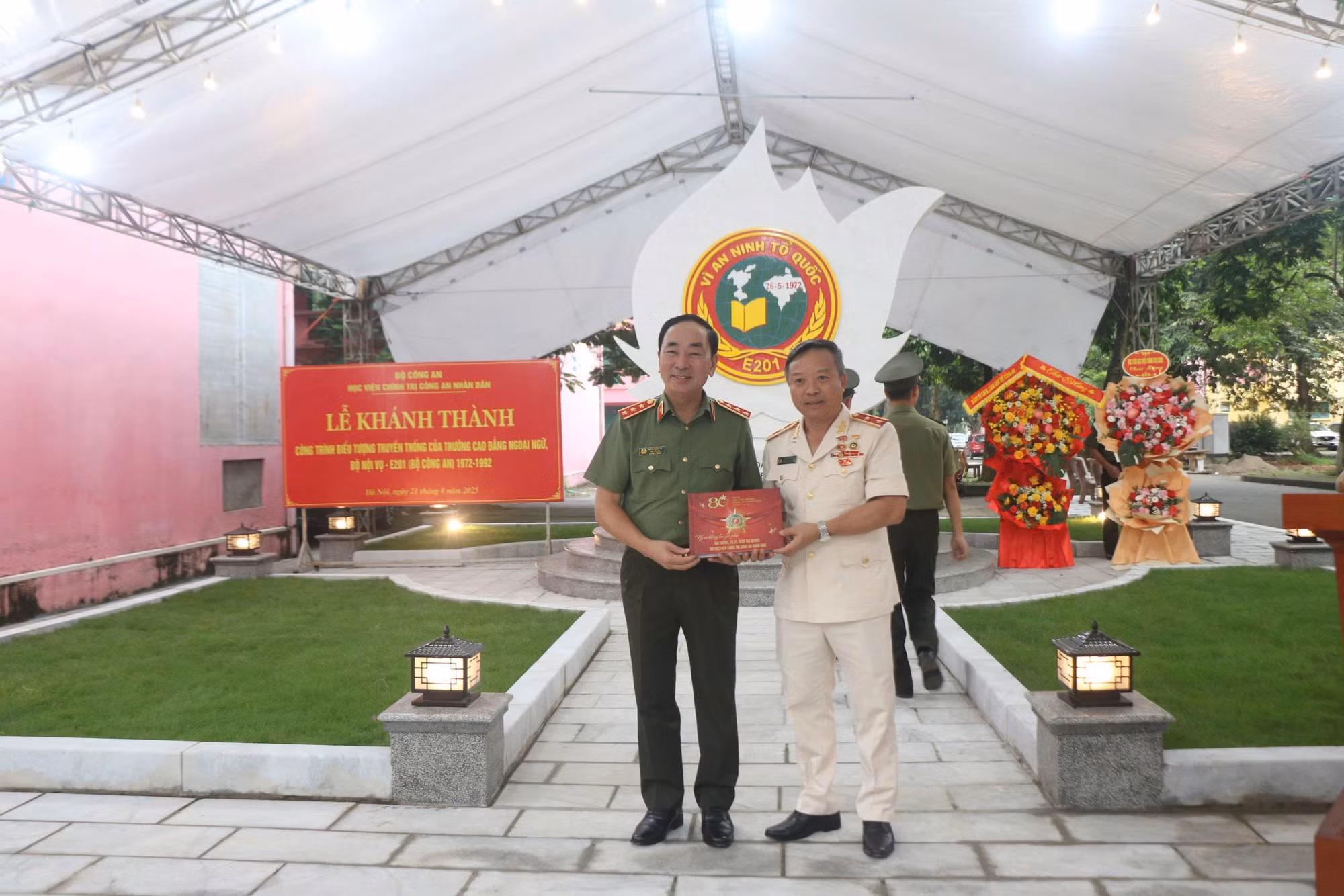 Khánh thành công trình biểu trưng truyền thống của Trường E201 tại khuôn viên Học viện Chính trị CAND -0