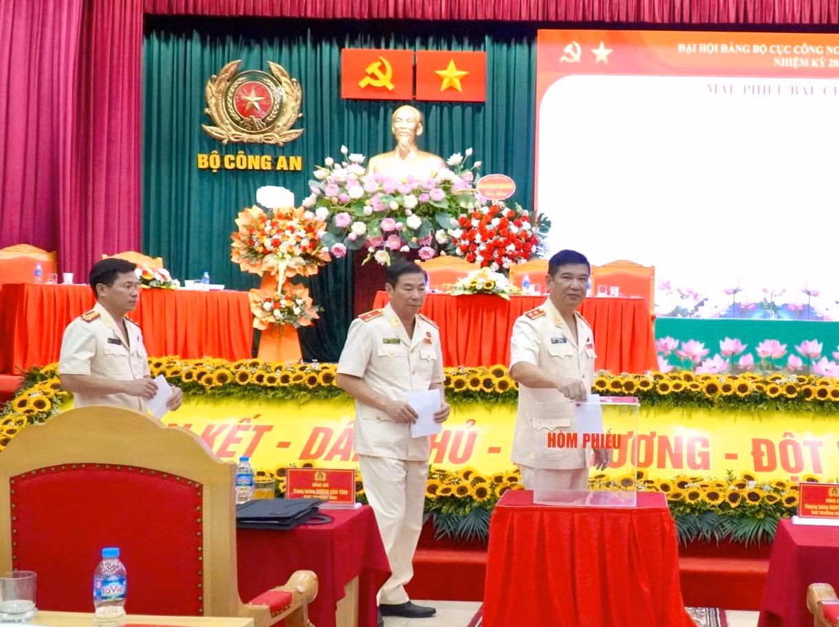 Tham mưu chiến lược, xây dựng hoàn thiện nhanh hạ tầng số trong CAND -1