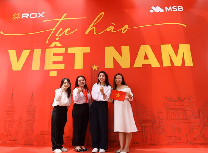 Check-in cùng bức tường Tự hào Việt Nam trên đường Nguyễn Chí Thanh -0