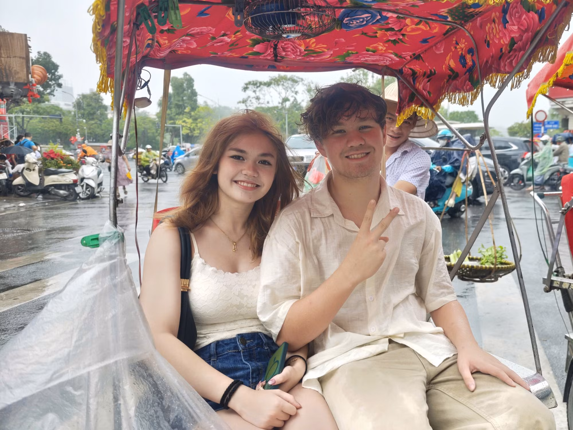 Không khí đại lễ tại Hà Nội qua cảm nhận của du khách quốc tế -0
