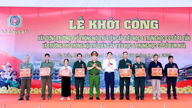 Khởi công xây dựng 2 trường học nội trú biên giới Lai Châu