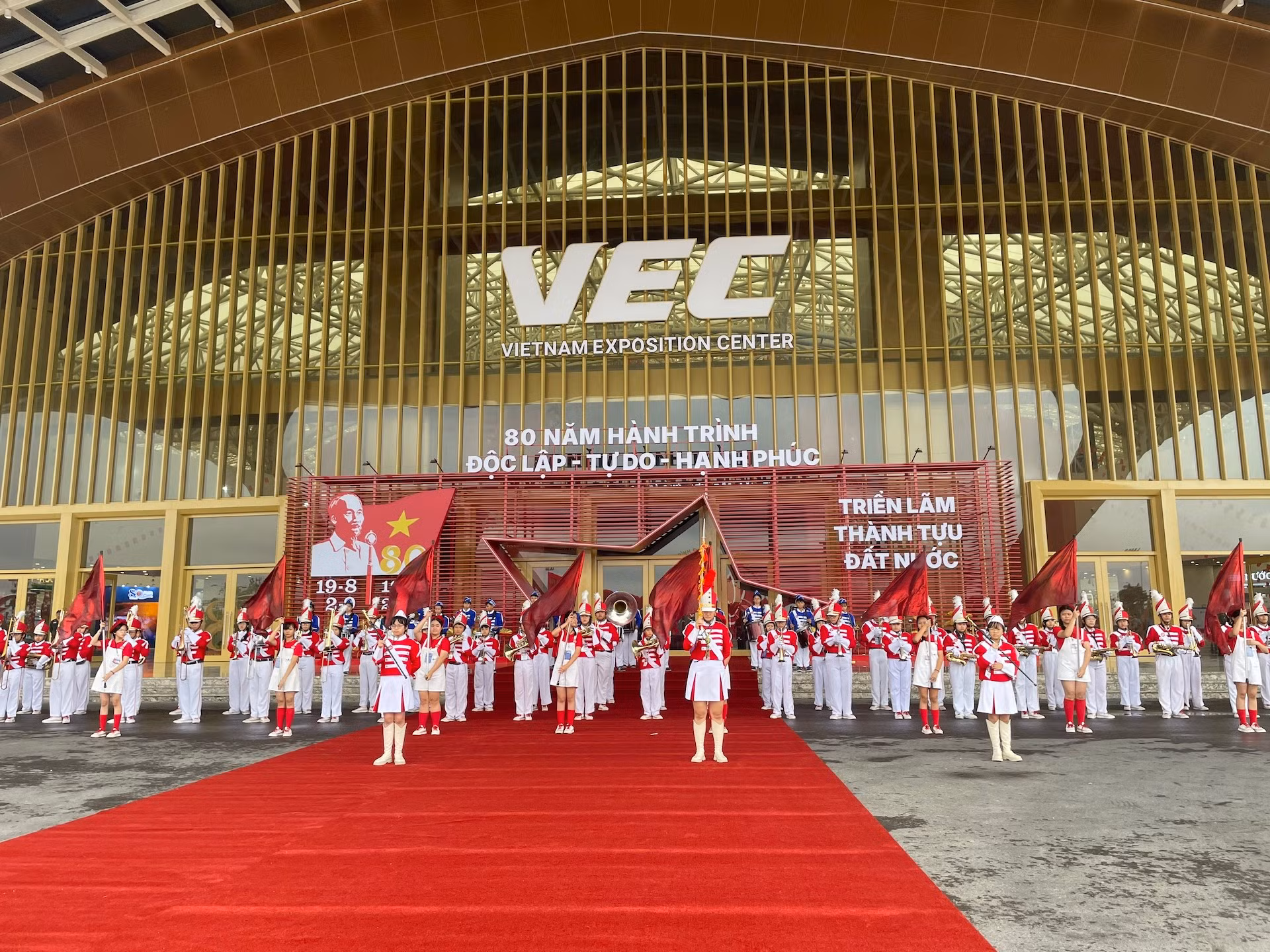 Nhiều hoạt động đặc sắc, hấp dẫn tại Triển lãm Thành tựu Đất nước -0