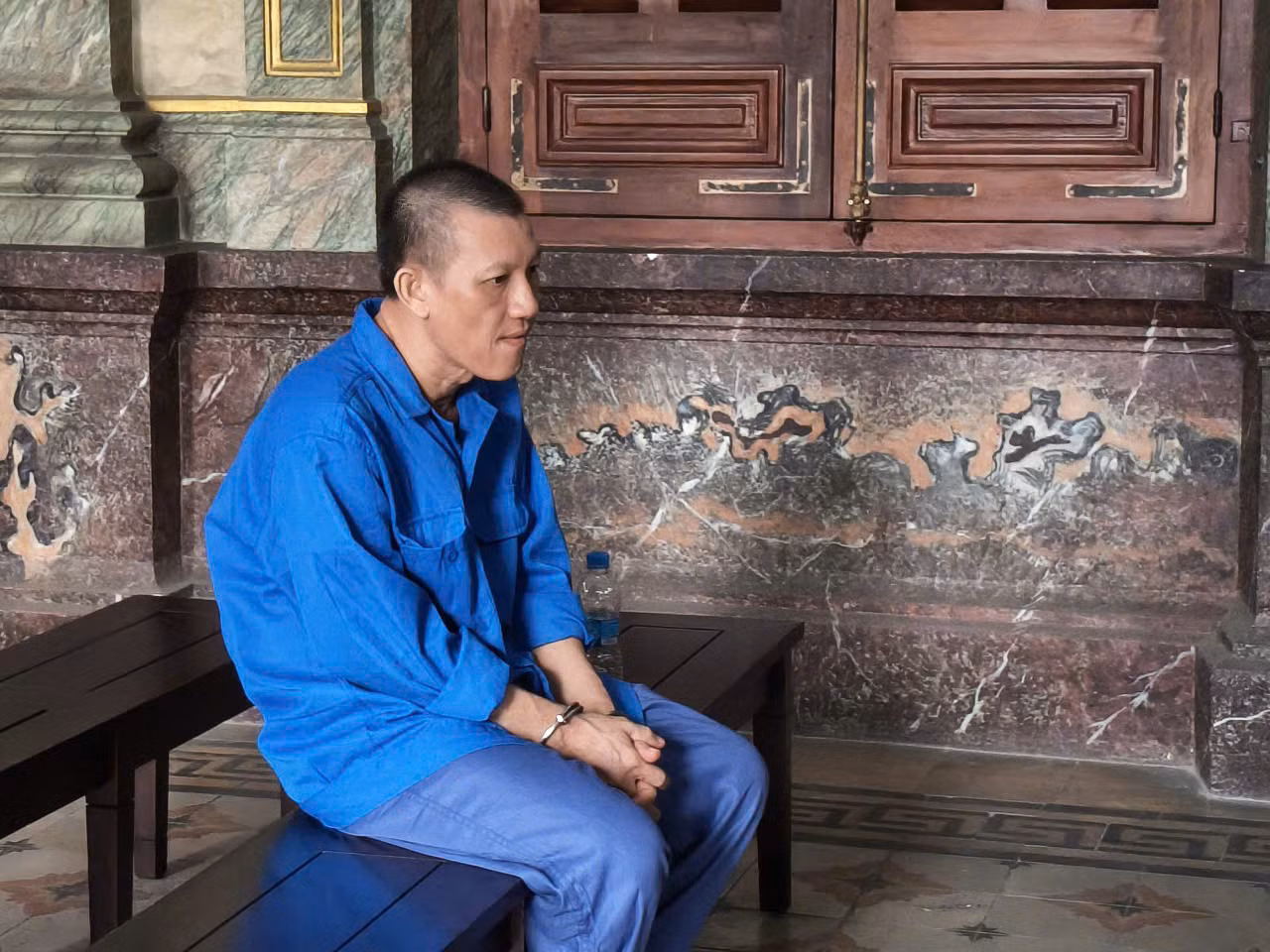 Tham ô tài sản, cựu phó trưởng phòng lãnh 20 năm tù -0