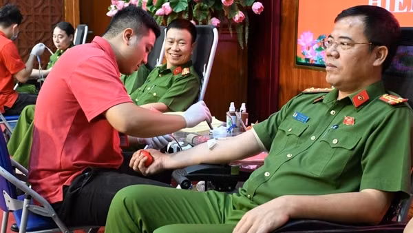 Cục Cảnh sát hình sự tham gia hiến máu tình nguyện “Một giọt máu cho đi – Một cuộc đời ở lại”