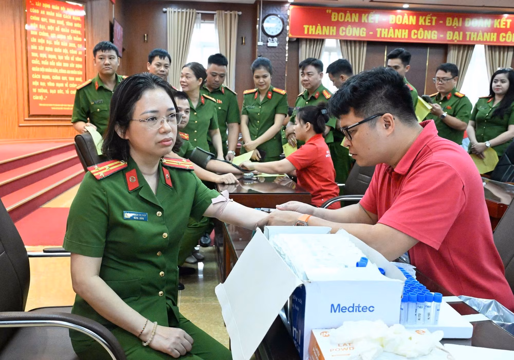 Cục Cảnh sát hình sự tham gia hiến máu tình nguyện “Một giọt máu cho đi – Một cuộc đời ở lại” -0