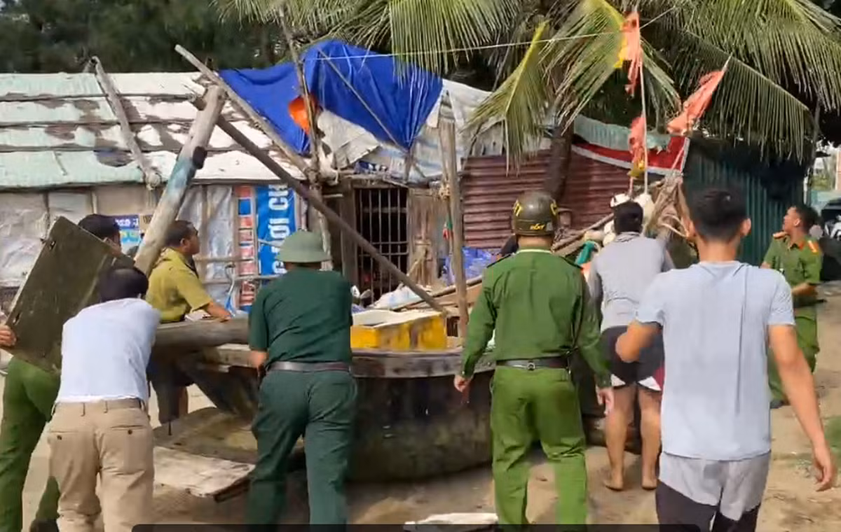 Công an phường Sầm Sơn: Chủ động, quyết liệt ứng phó cơn bão số 5 -0