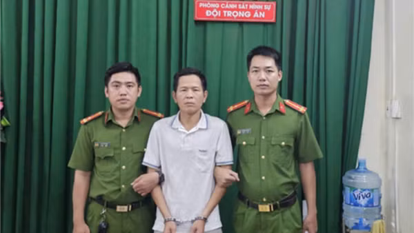 Bắt khẩn cấp giám đốc chi nhánh ngân hàng liên quan đường dây “tín dụng đen”