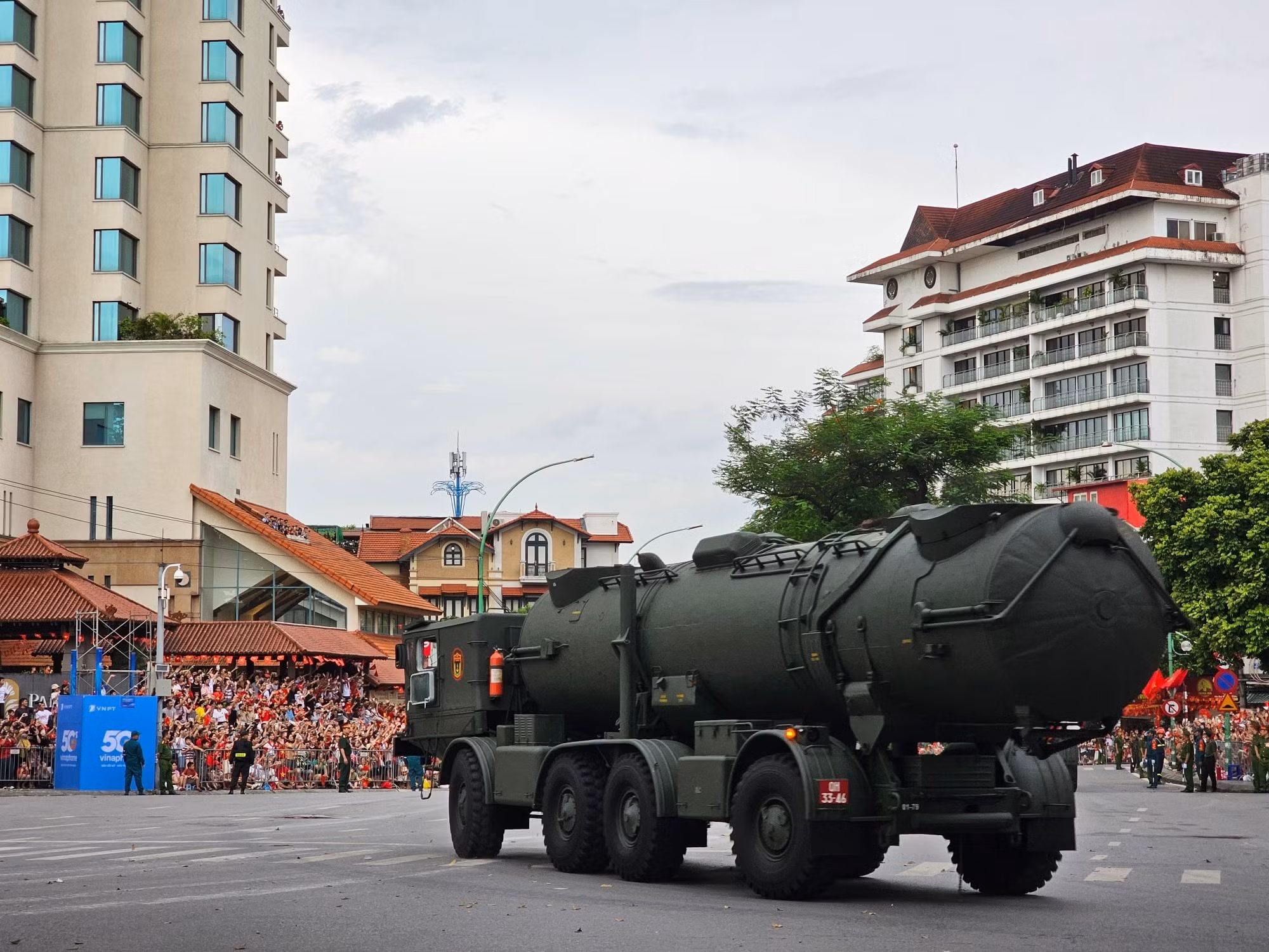Những loại tên lửa hiện đại của QĐND Việt Nam lăn bánh trên Quảng trường Ba Đình -0