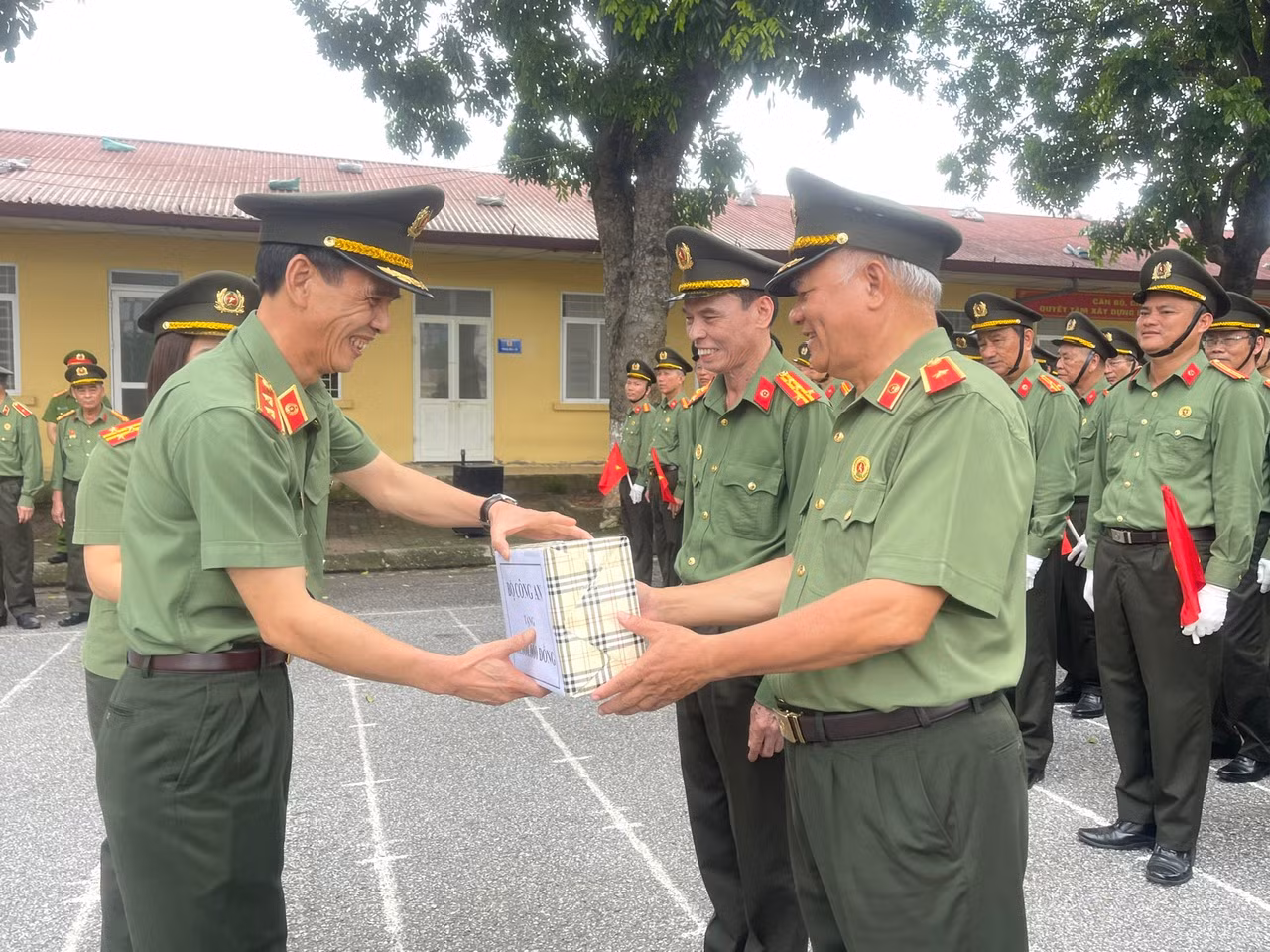 Bộ Công an động viên -0