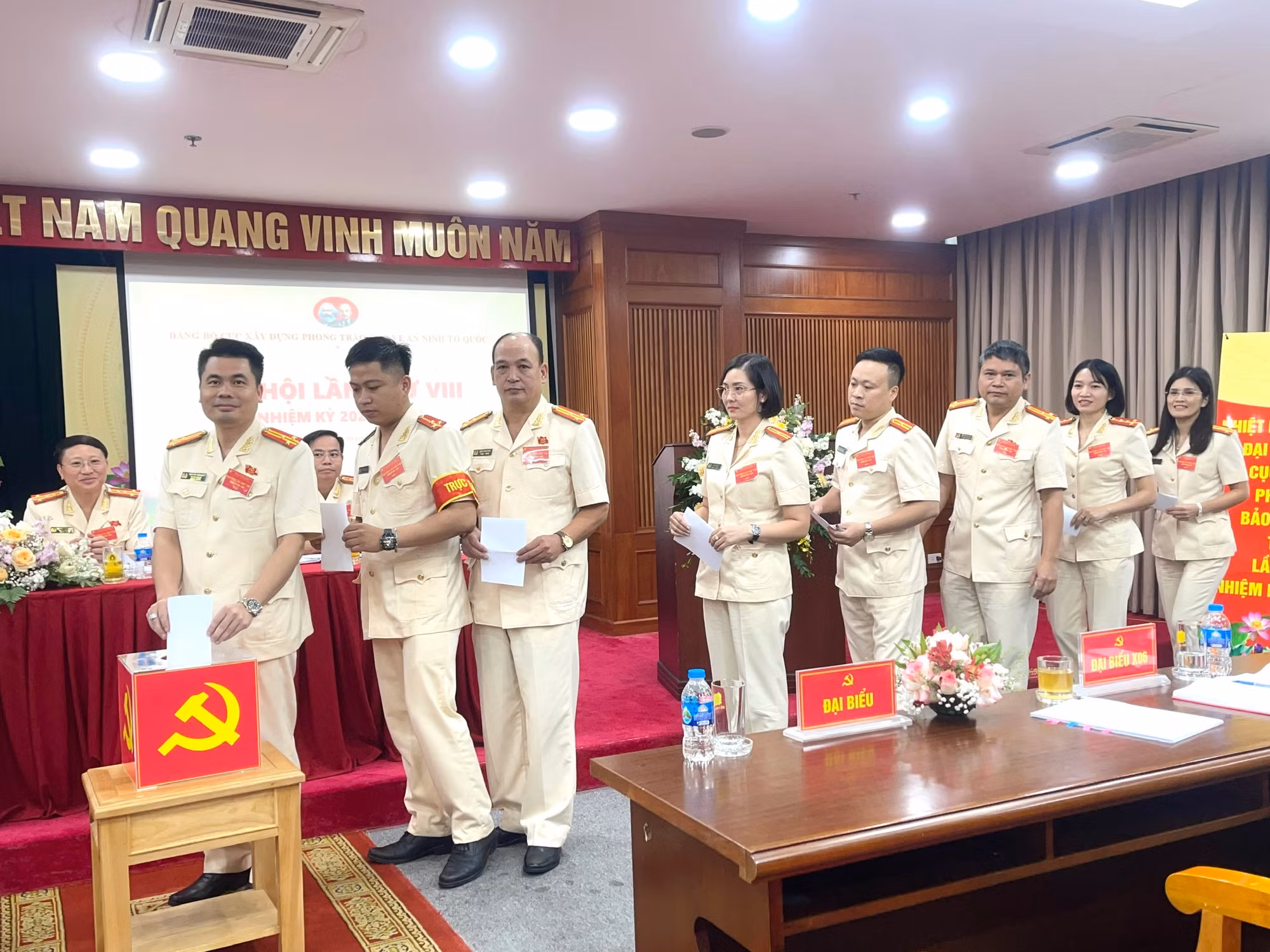 Đại hội Đảng bộ -0