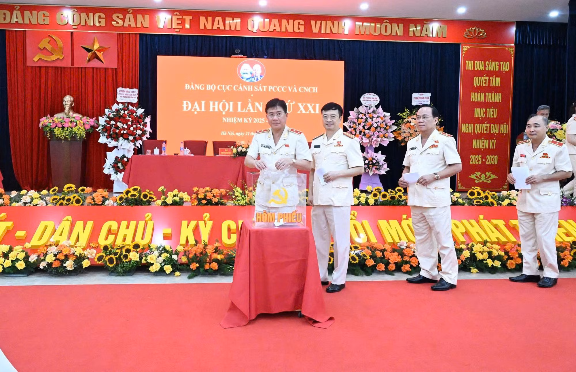 Hoàn thiện hành lang pháp lý, nâng cao hiệu lực, hiệu quả công tác PCCC và CNCH -0
