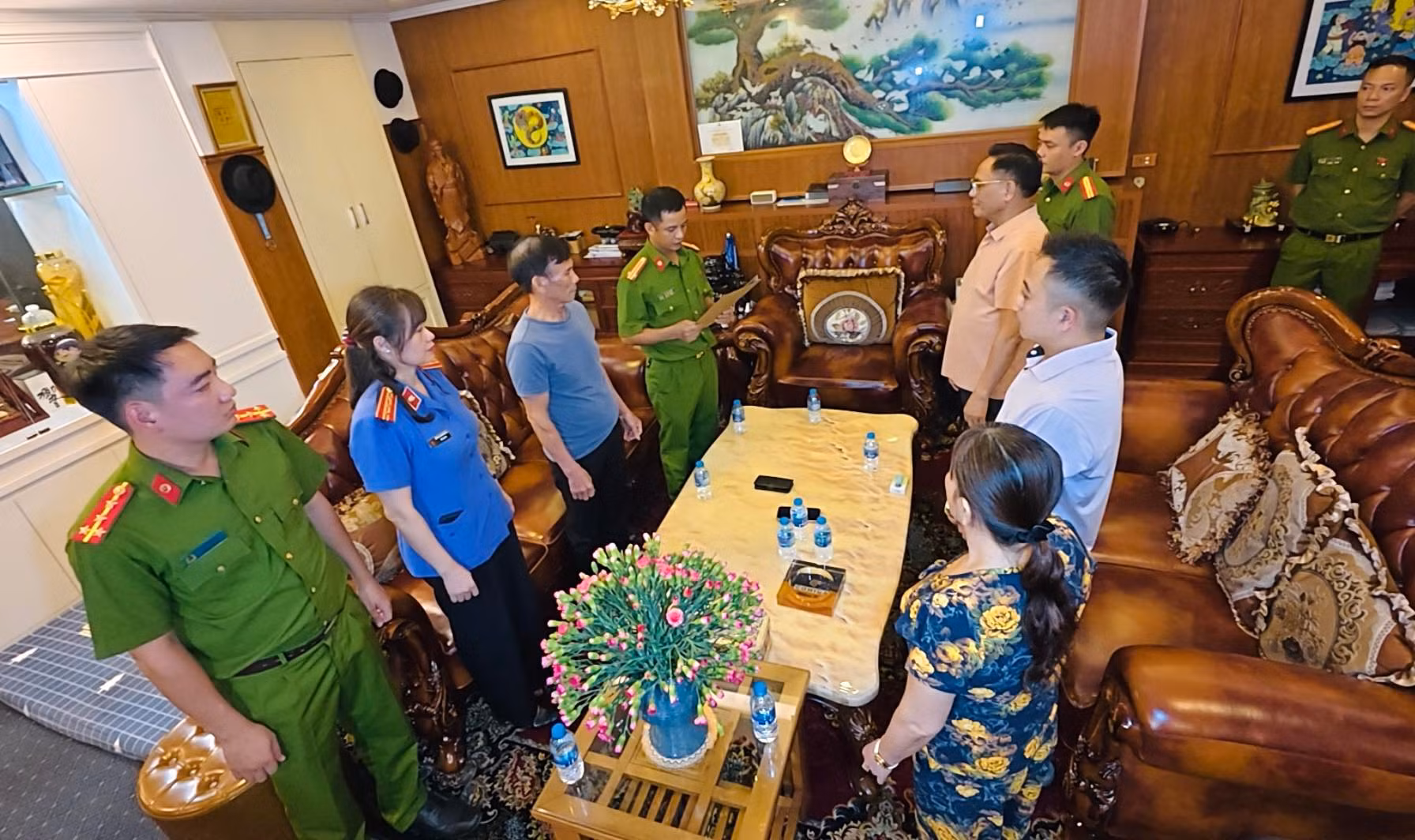 Công an tỉnh Thanh Hoá khám xét khẩn cấp công ty và nhà riêng 