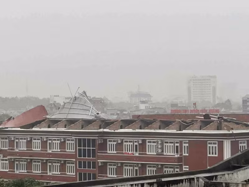 Thiệt hại ban đầu do bão số 5: 3 người chết, hơn 6.800 ngôi nhà tốc mái -0