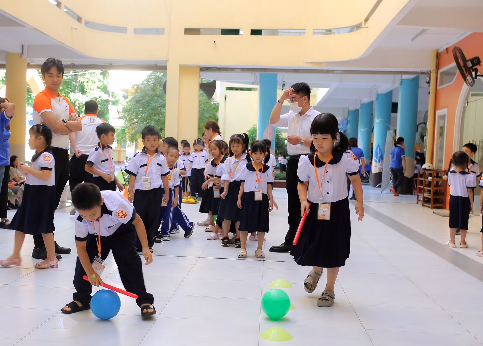 Nghiêm cấm việc ép buộc học sinh may, mua đồng phục trong năm học mới -0