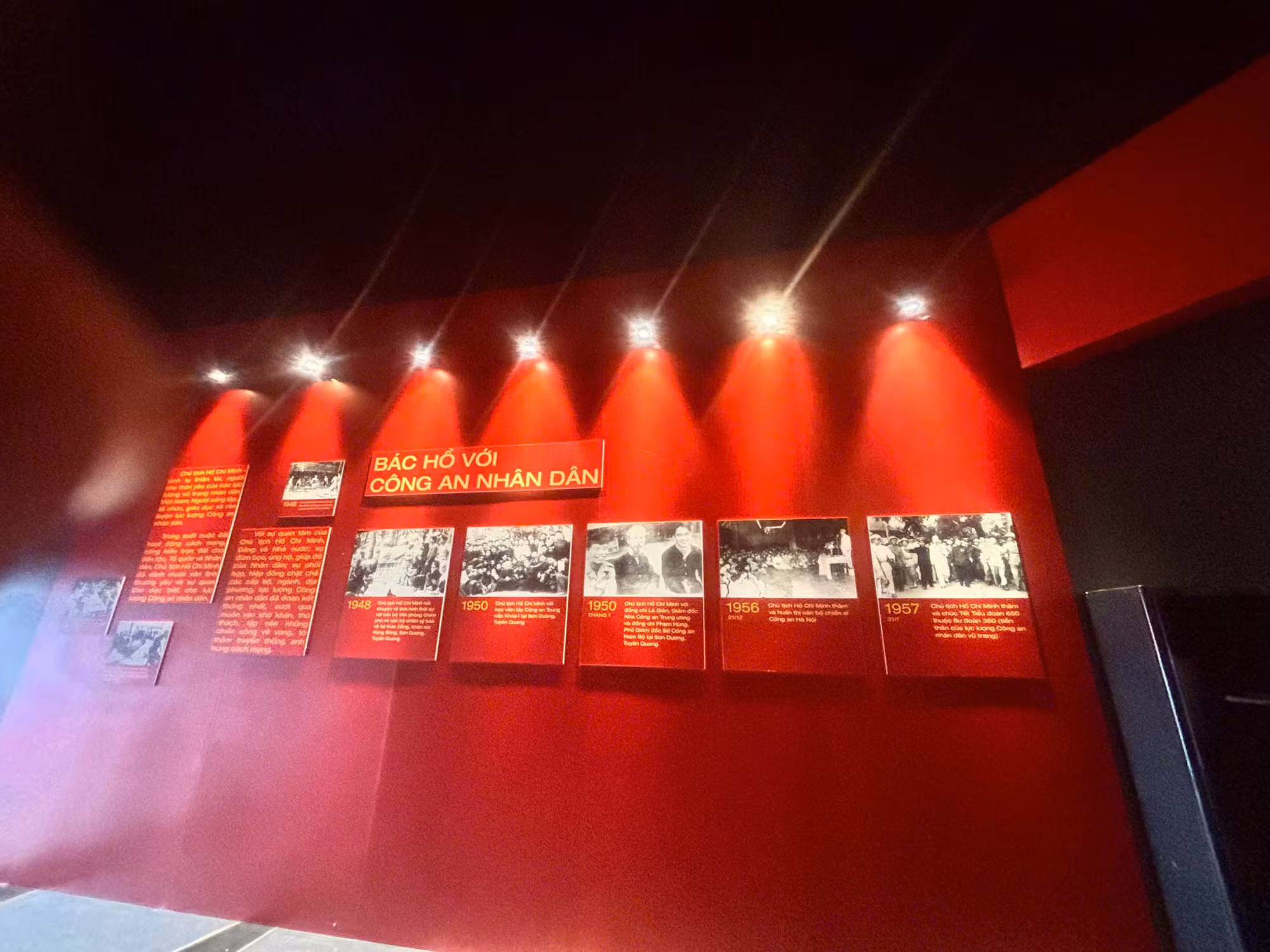 Hoành tráng và tự hào Triển lãm “Công an nhân dân - 80 năm vì an ninh Tổ quốc, vì hạnh phúc Nhân dân” -0