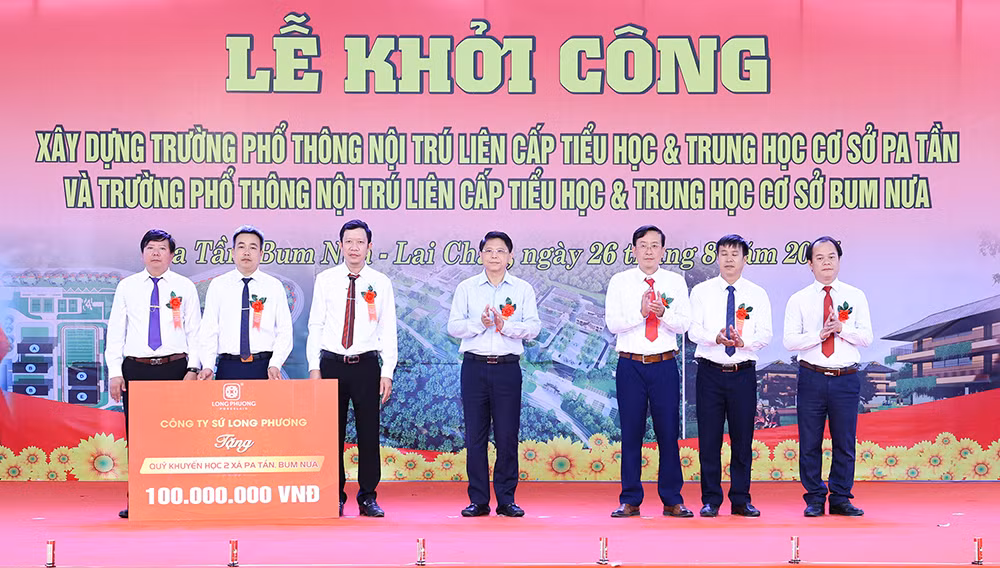 Thứ trưởng Nguyễn Văn Long dự Lễ khởi công 2 trường học nội trú biên giới Lai Châu -0