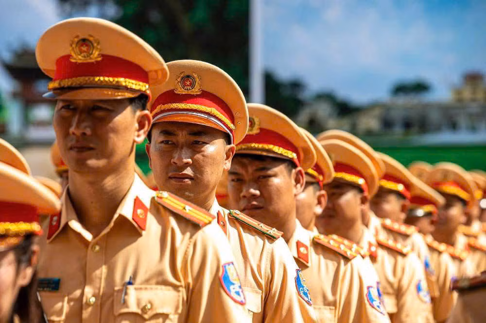 Sắc vàng hội tụ rực rỡ giữa lòng Thủ đô để phục vụ diễu binh, diễu hành -0