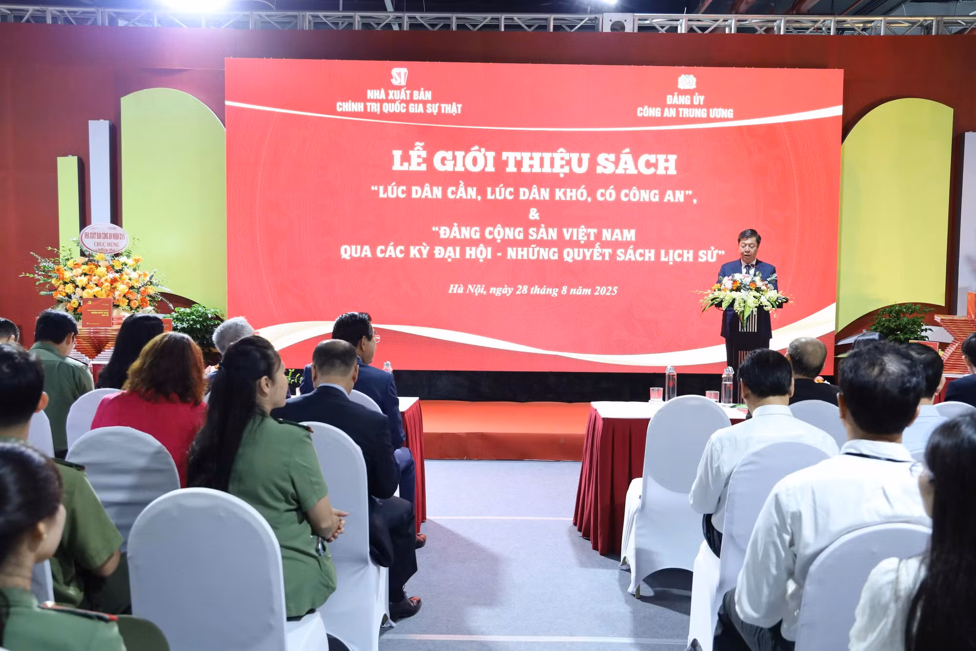 Ra mắt 2 cuốn sách về Đảng Cộng sản Việt Nam, lực lượng CAND -0