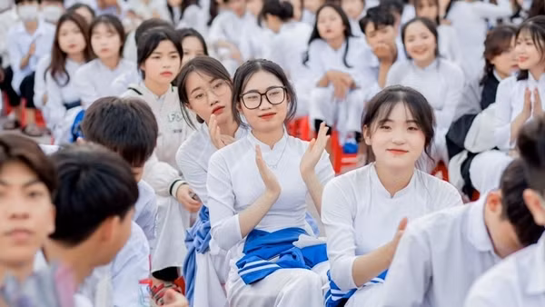 Trường đại học và Đại học có gì khác nhau?