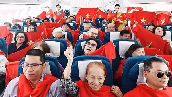 Vietnam Airlines thực hiện chuyến bay “Cất cánh tự hào Việt Nam” kỷ niệm 80 năm Quốc khánh 2/9